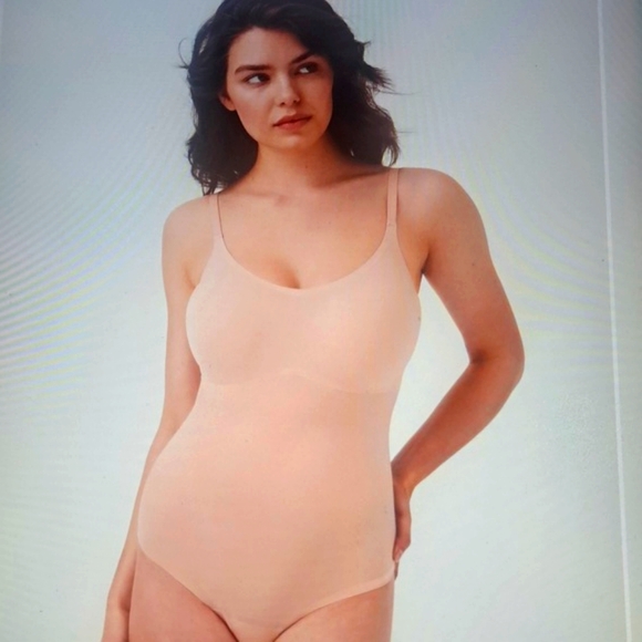 SKIMS Other - XLARGE. SKIMS SCULPING BODYSUIT